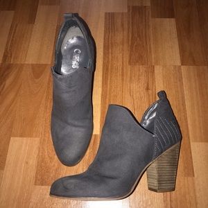 Carlos Santana Grey Boots Re-posh